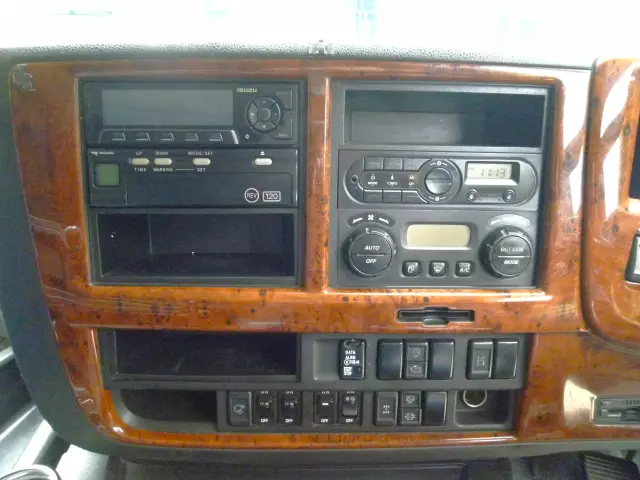 いすゞ ギガ 2DG-EXZ52CK(6x4)の写真23