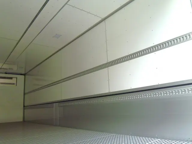 日野 プロフィア 2DG-FW1AHC(8x4)の写真15