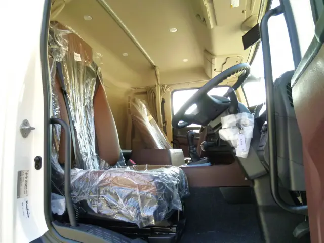 日野 プロフィア 2DG-FW1AHC(8x4)の写真28