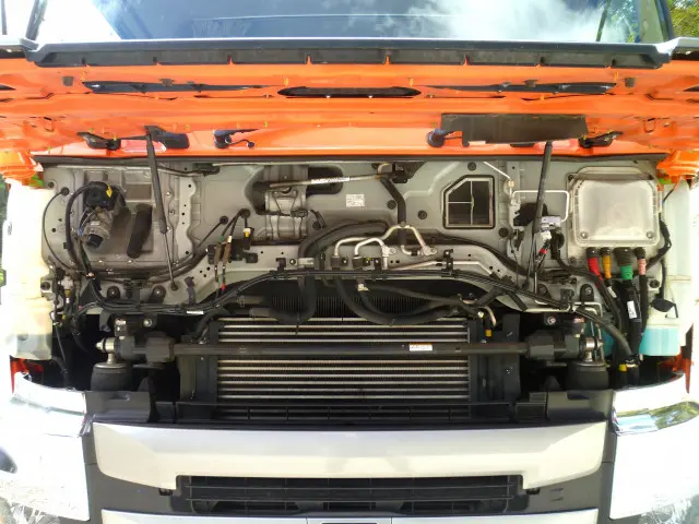 日野 プロフィア 2DG-FR1AHJ(2WD)の写真8