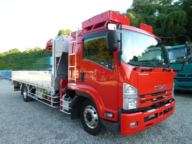 いすゞ フォワード 2RG-FTR90V2(2WD)の写真3