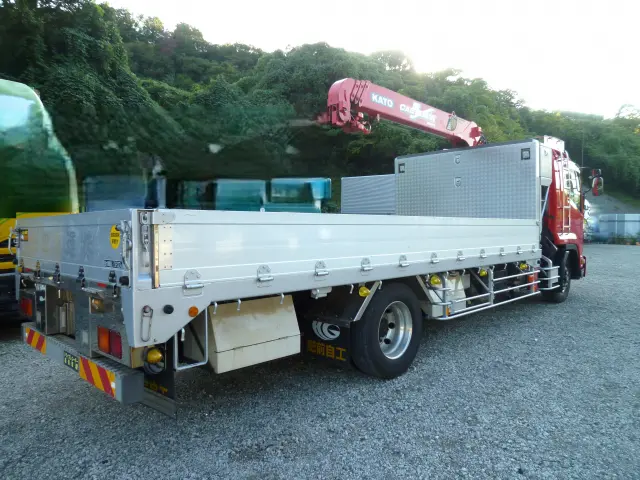 いすゞ フォワード 2RG-FTR90V2(2WD)の写真4