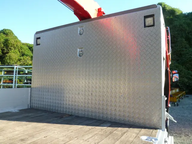 いすゞ フォワード 2RG-FTR90V2(2WD)の写真5