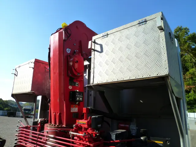 いすゞ フォワード 2RG-FTR90V2(2WD)の写真9