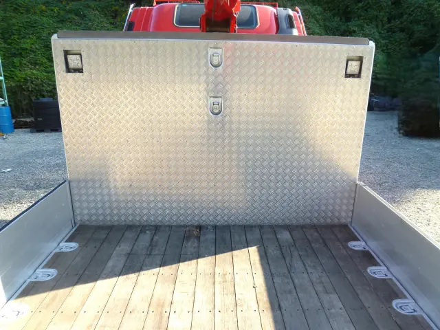 いすゞ フォワード 2RG-FTR90V2(2WD)の写真11