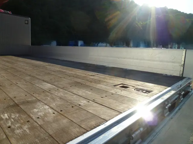 いすゞ フォワード 2RG-FTR90V2(2WD)の写真14