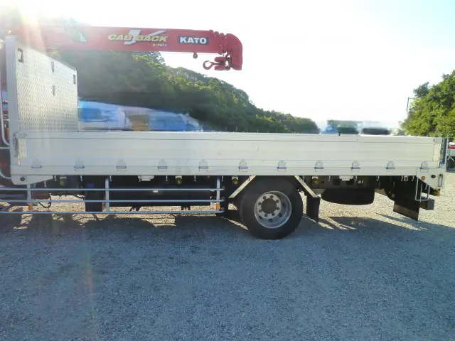 いすゞ フォワード 2RG-FTR90V2(2WD)の写真16