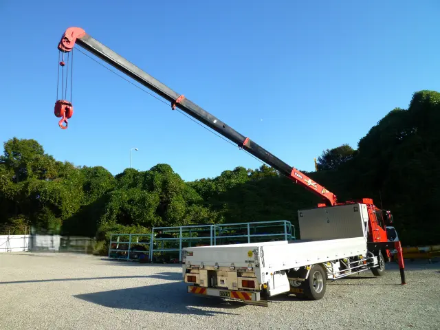 いすゞ フォワード 2RG-FTR90V2(2WD)の写真22