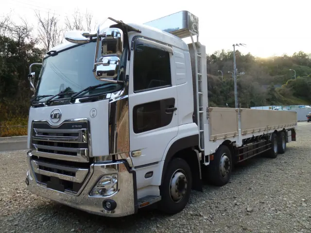 ＵＤ クオン 2PG-CG5CA(8x4)の写真1