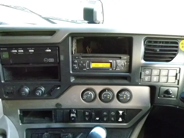 ＵＤ クオン 2PG-CG5CA(8x4)の写真29