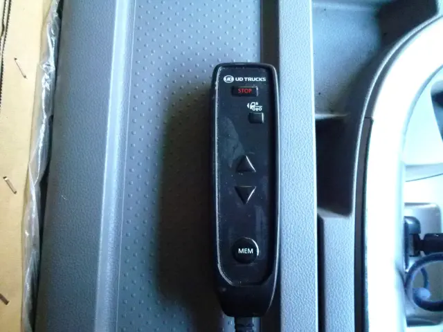 ＵＤ クオン 2PG-CG5CA(8x4)の写真35