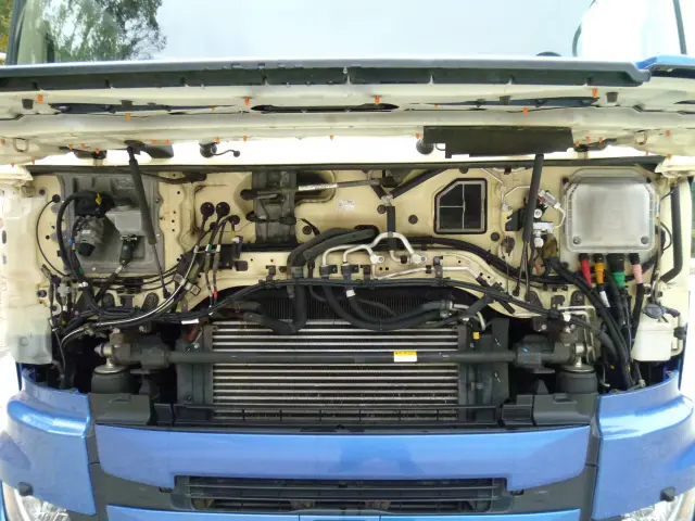 日野 プロフィア 2DG-FW1AHJ(8x4)の写真8