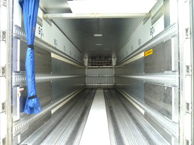 日野 プロフィア 2DG-FW1AHJ(8x4)の写真11