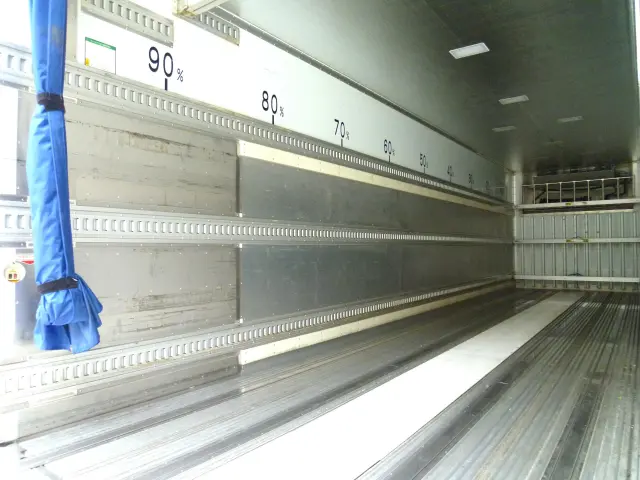 日野 プロフィア 2DG-FW1AHJ(8x4)の写真13