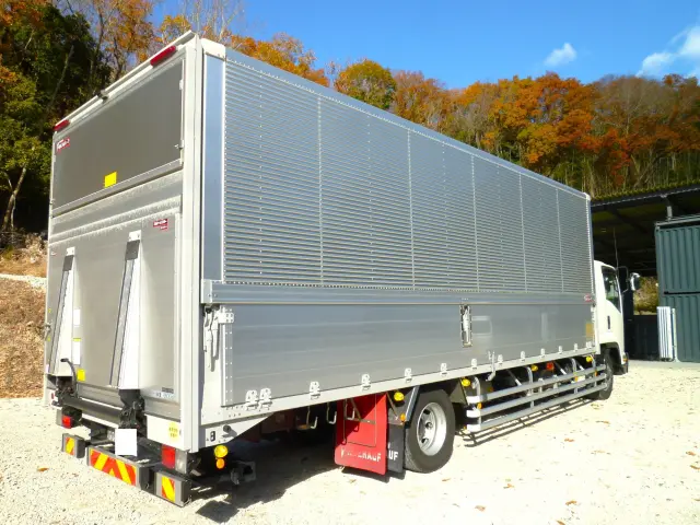 いすゞ フォワード 2RG-FTR90V2(2WD)の写真4