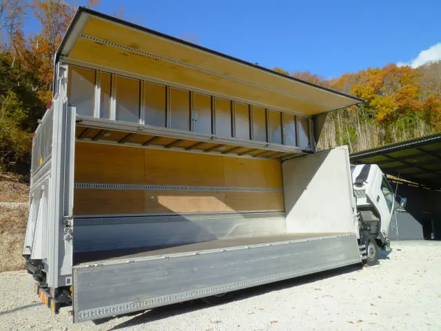 いすゞ フォワード 2RG-FTR90V2(2WD)の写真11