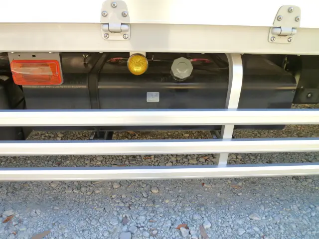 いすゞ フォワード 2RG-FTR90V2(2WD)の写真24