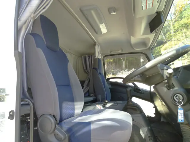 いすゞ フォワード 2RG-FTR90V2(2WD)の写真25