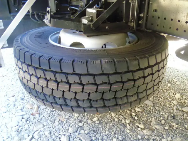 いすゞ フォワード 2RG-FTR90V2(2WD)の写真32