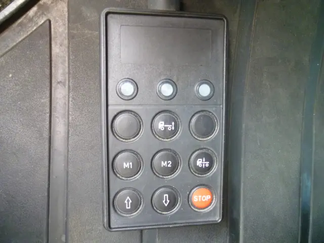 いすゞ フォワード 2RG-FTR90V2(2WD)の写真33