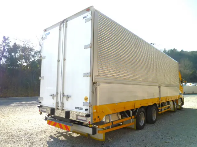 ＵＤ クオン 2PG-CG5CA(8x4)の写真4