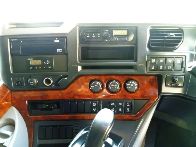 ＵＤ クオン 2PG-CG5CA(8x4)の写真30