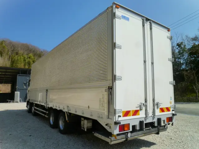 いすゞ ギガ QPG-CYJ77B(8x4)の写真6