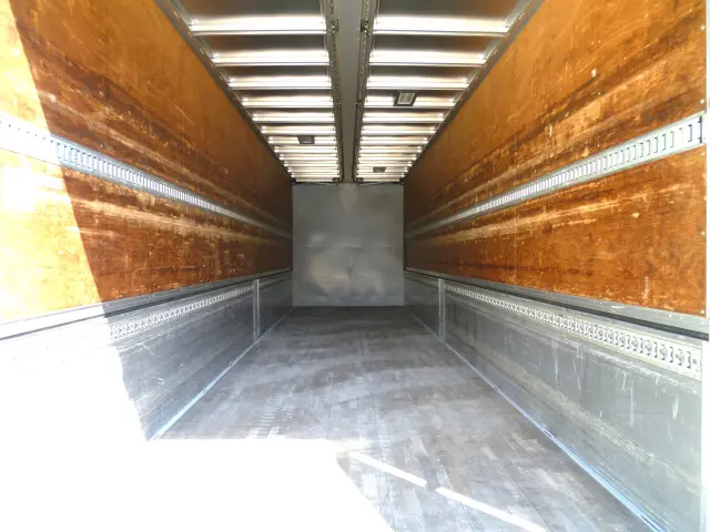 いすゞ ギガ QPG-CYJ77B(8x4)の写真11