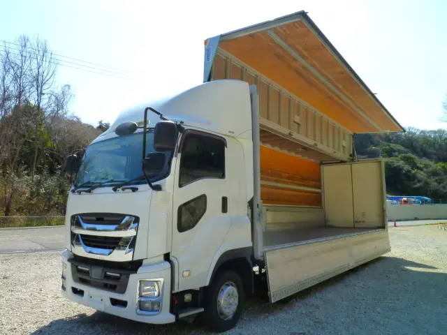 いすゞ ギガ QPG-CYJ77B(8x4)の写真16