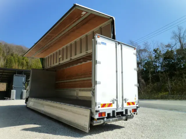 いすゞ ギガ QPG-CYJ77B(8x4)の写真19