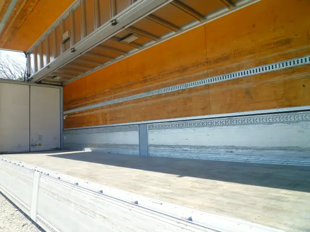 いすゞ ギガ QPG-CYJ77B(8x4)の写真23