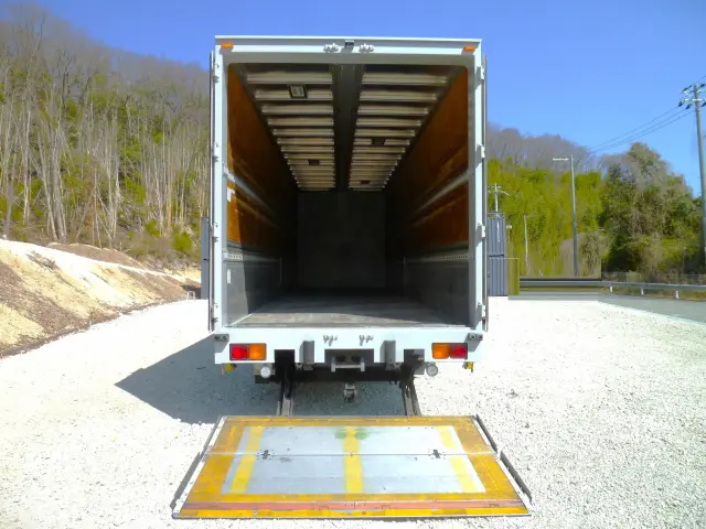 いすゞ ギガ QPG-CYJ77B(8x4)の写真24