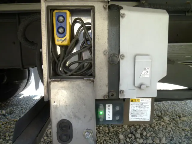 いすゞ ギガ QPG-CYJ77B(8x4)の写真28