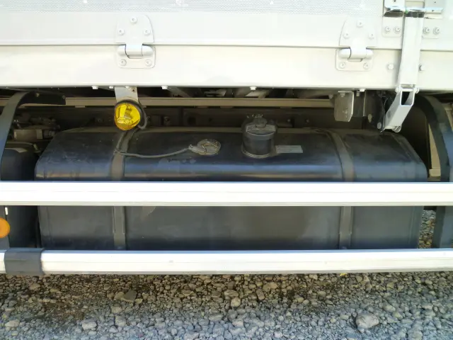 いすゞ ギガ QPG-CYJ77B(8x4)の写真32