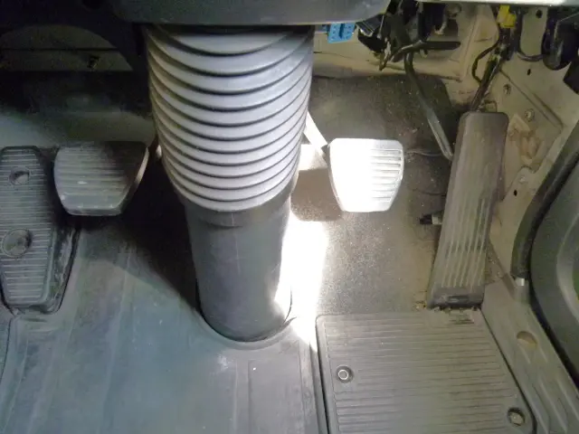 いすゞ ギガ QPG-CYJ77B(8x4)の写真37