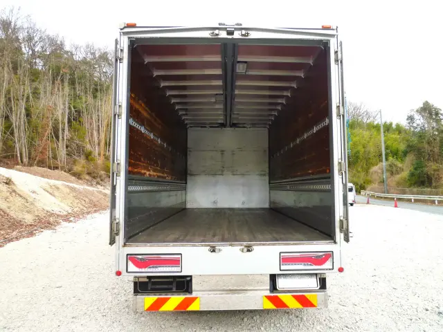 いすゞ フォワード 2RG-FSR90T2(2WD)の写真10