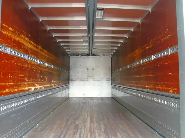 いすゞ フォワード 2RG-FSR90T2(2WD)の写真11