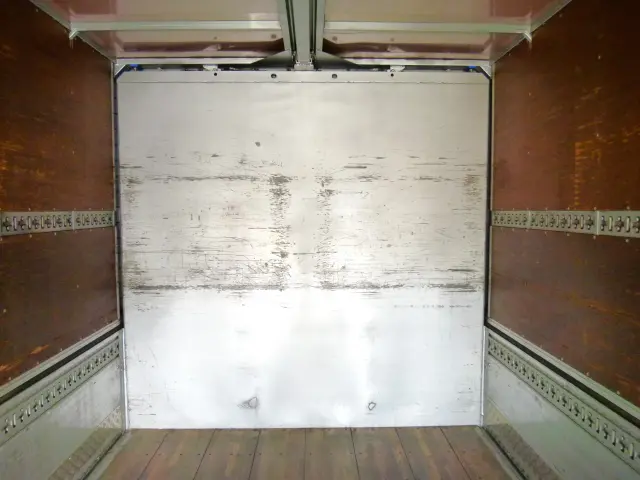 いすゞ フォワード 2RG-FSR90T2(2WD)の写真12