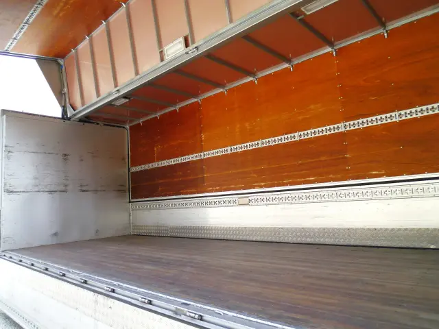 いすゞ フォワード 2RG-FSR90T2(2WD)の写真21