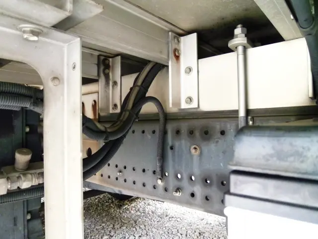 いすゞ フォワード 2RG-FSR90T2(2WD)の写真38