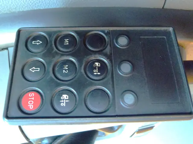 UD クオン QKG-GK5XAE(2WD)の写真37