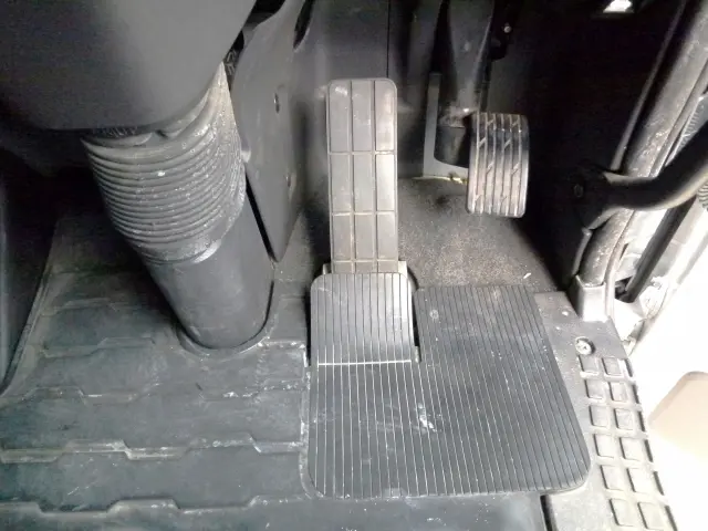 ＵＤ クオン 2PG-CG5CA(8x4)の写真32