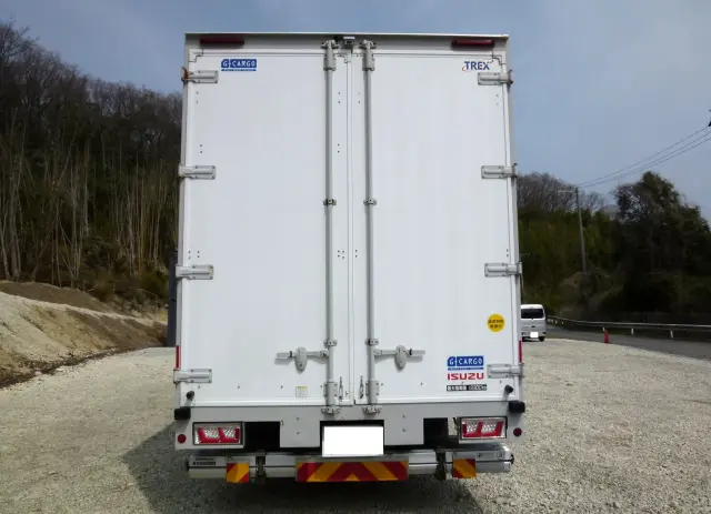 いすゞ ギガ 2PG-CYJ77C(8x4)の写真5