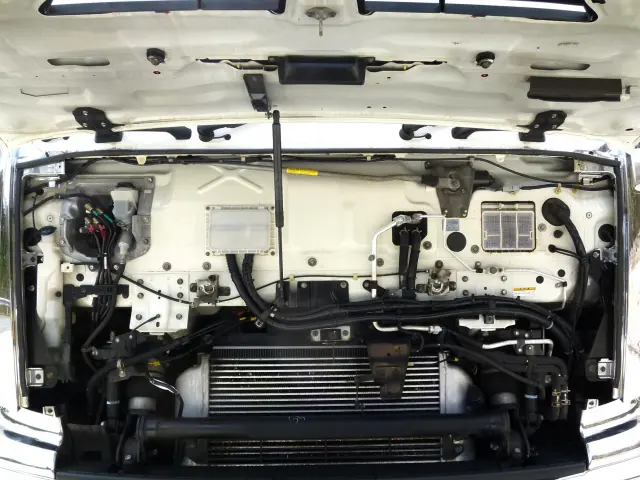 いすゞ ギガ 2PG-CYJ77C(8x4)の写真8