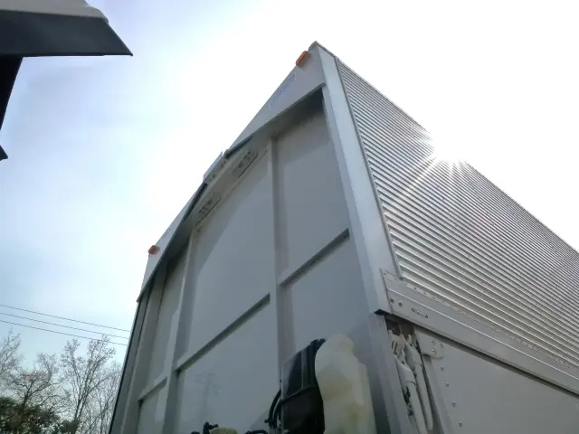 いすゞ ギガ 2PG-CYJ77C(8x4)の写真9