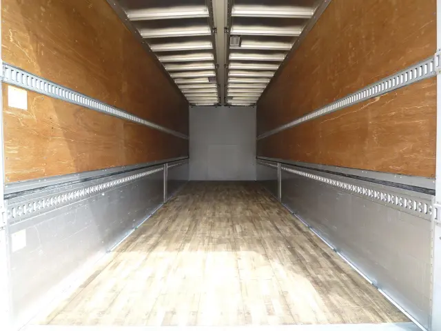 いすゞ ギガ 2PG-CYJ77C(8x4)の写真11