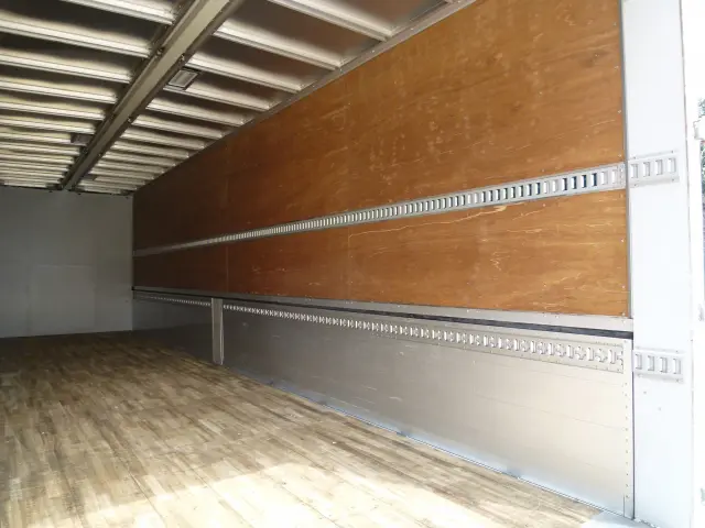 いすゞ ギガ 2PG-CYJ77C(8x4)の写真15