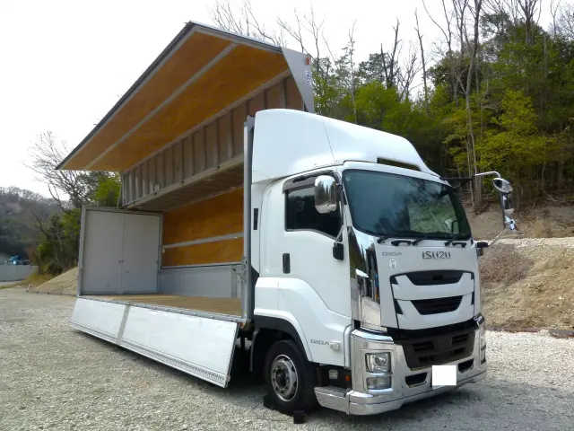 いすゞ ギガ 2PG-CYJ77C(8x4)の写真17