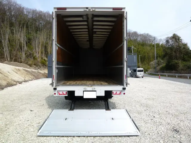 いすゞ ギガ 2PG-CYJ77C(8x4)の写真22