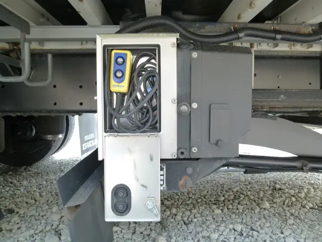 いすゞ ギガ 2PG-CYJ77C(8x4)の写真25